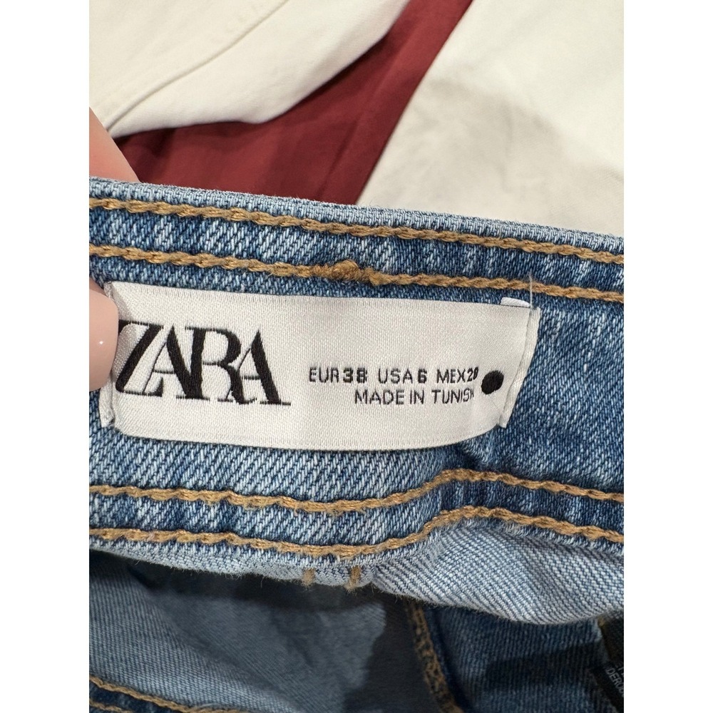 Zara High Waisted Wide Leg Light Wash Raw Hem Jeans Size 6 - Picture 5 of 5